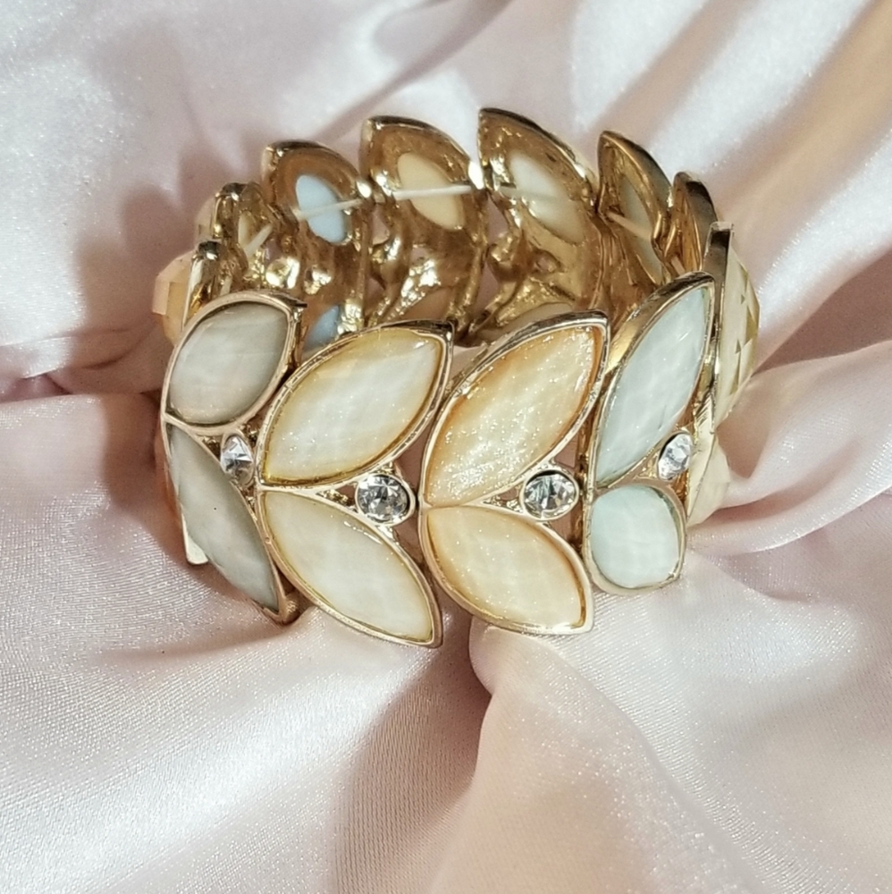 Pastel metallic leaf bracelet